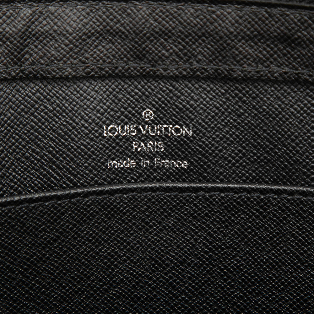 Pre-Loved Louis Vuitton Taiga Pochette Baikal - Picture 5 of 7